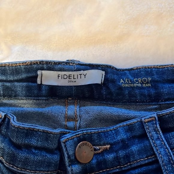 FIDELITY AXL CROP GIRLFRIEND JEAN size 26 - Picture 4 of 13
